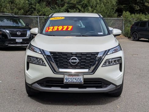 Used 2023 Nissan Rogue SV FWD image 3