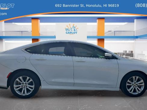 Used 2016 Chrysler 200 Limited image 8