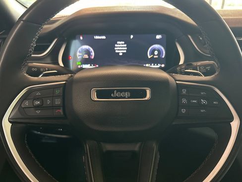Used 2023 Jeep Grand Cherokee L Laredo AWD/4WD image 31