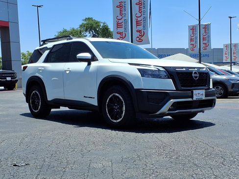Used 2025 Nissan Pathfinder Rock Creek AWD/4WD image 4