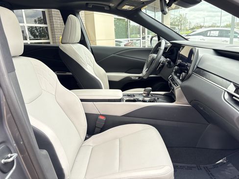 Used 2023 Lexus RX 350 Premium w/ Accessory Package image 35
