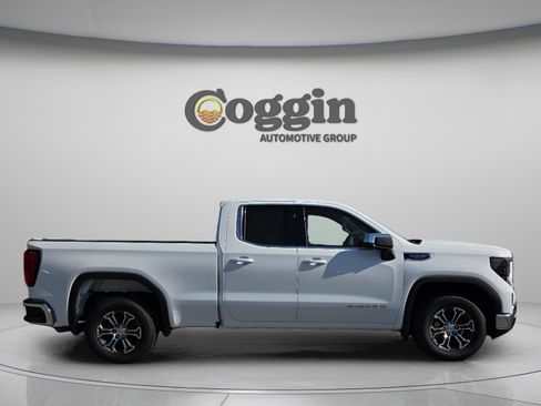 New 2026 GMC Sierra 1500 SLE w/ Max Trailering Package image 6