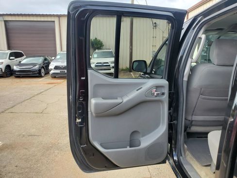 Used 2015 Nissan Frontier SV RWD image 20