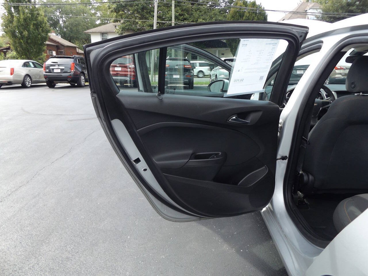 Used 2017 Chevrolet Cruze LS FWD image 19