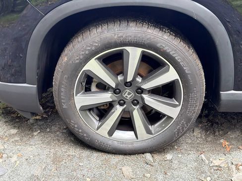 Used 2025 Honda Pilot Elite image 5