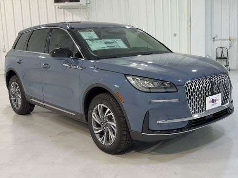 New 2026 Lincoln Corsair Premiere image 3