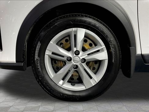Used 2023 Nissan Kicks S FWD image 32