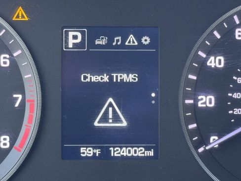 Used 2016 Hyundai Sonata Sport image 3