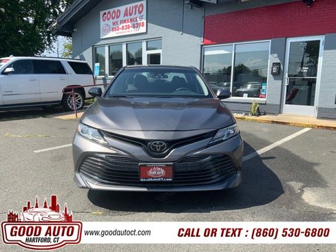 Used 2019 Toyota Camry LE FWD image 2