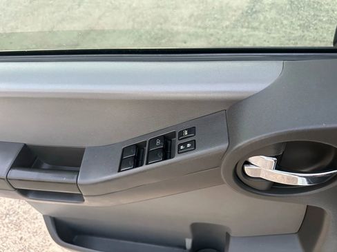 Used 2014 Nissan Xterra X image 24