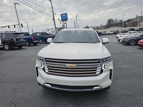 Used 2022 Chevrolet Suburban High Country image 2