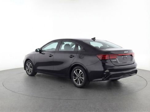 Used 2023 Kia Forte LXS image 6