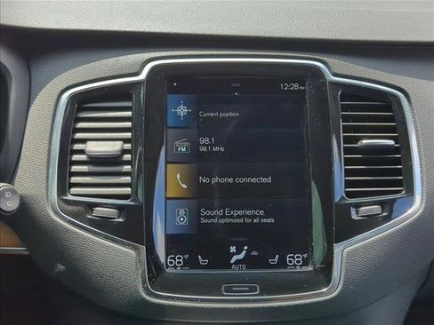 Used 2022 Volvo XC90 T6 Momentum w/ Advanced Package image 14