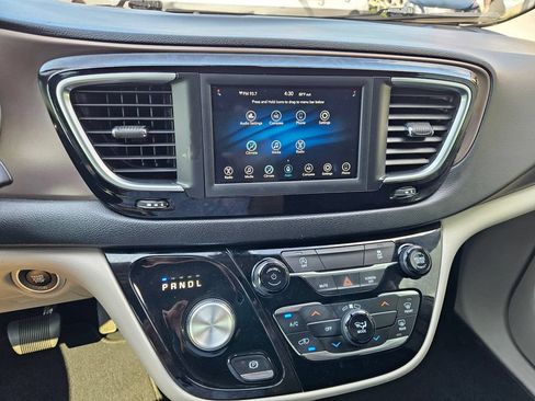 Used 2021 Chrysler Voyager Lxi FWD image 14