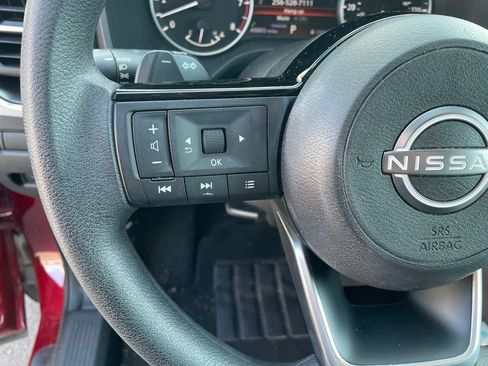 Used 2023 Nissan Rogue SV FWD image 13