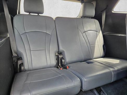 Used 2022 Buick Enclave Premium AWD/4WD image 19