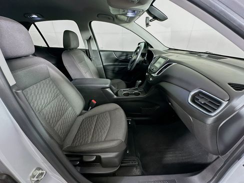 Used 2018 Chevrolet Equinox LT FWD image 30