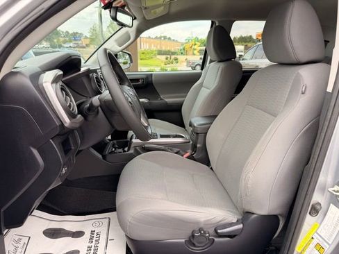 Used 2017 Toyota Tacoma SR5 w/ Tow Package AWD/4WD image 23