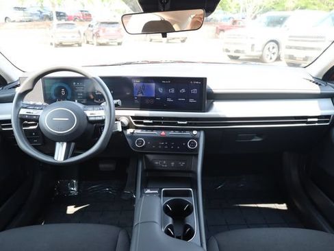 Used 2025 Hyundai Sonata SEL FWD image 16