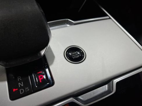 Used 2024 Land Rover Range Rover SE image 21
