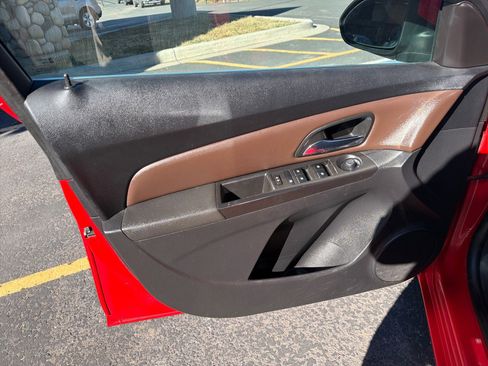 Used 2015 Chevrolet Cruze LT image 11