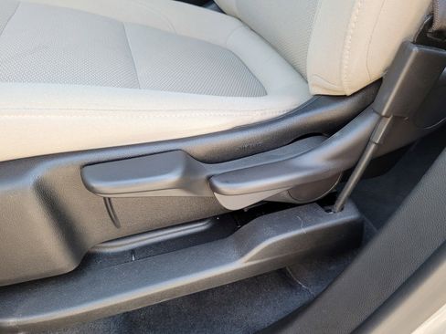 Used 2023 Chevrolet Traverse LS image 11