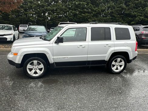 Used 2013 Jeep Patriot Latitude w/ Sun/Sound Group image 1