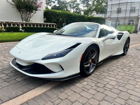 Used 2022 Ferrari F8 Tributo RWD image 21