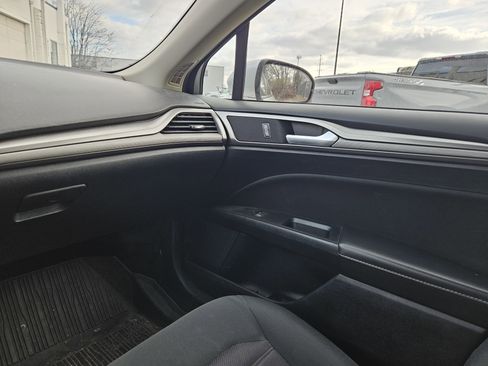 Used 2018 Ford Fusion SE image 13