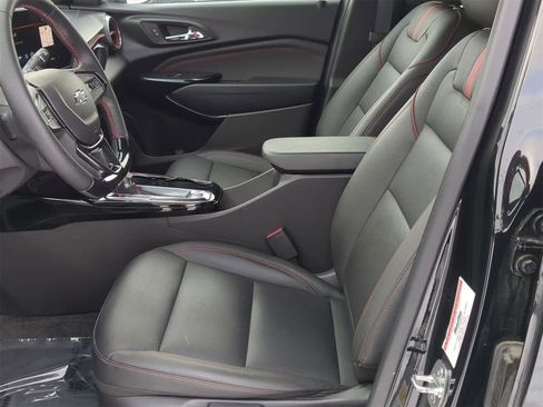 Used 2024 Chevrolet Trax RS w/ Driver Confidence Package image 16