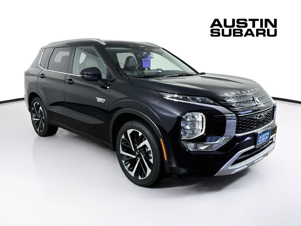 Used 2025 Mitsubishi Outlander 4WD Plug-In Hybrid image 1