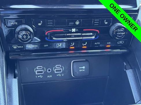 Used 2024 Jeep Grand Cherokee Limited w/ Black Appearance Package AWD/4WD image 20