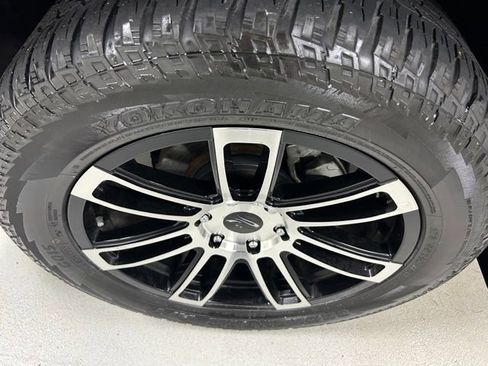 Used 2015 Chevrolet Silverado 1500 High Country w/ High Country Premium Package image 9