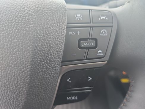 Used 2026 Toyota Camry XLE FWD image 17