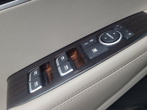 Used 2019 Kia Sorento LX image 27