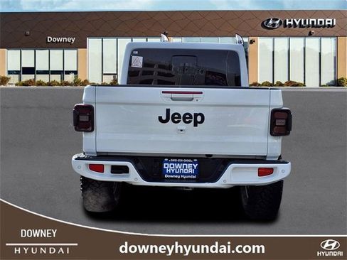 Used 2023 Jeep Gladiator Overland image 5