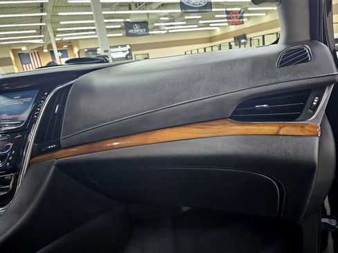Used 2017 Cadillac Escalade ESV Premium Luxury image 25