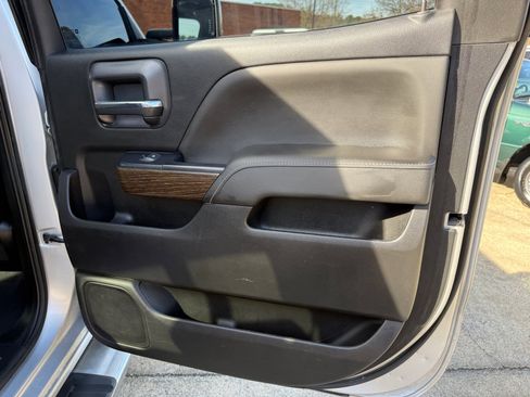 Used 2019 GMC Sierra 2500 Denali w/ Duramax Plus Package image 27