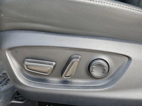 Used 2022 Toyota Camry XSE image 12