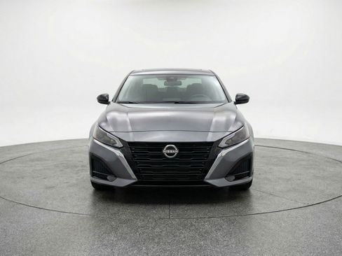 Used 2025 Nissan Altima 2.5 SV image 2