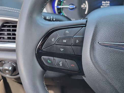 Used 2023 Chrysler Pacifica Touring-L w/ S Appearance Package FWD image 5