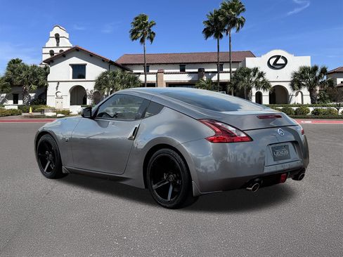 Used 2019 Nissan 370Z Coupe RWD image 4