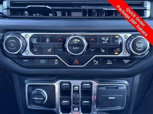 Used 2024 Jeep Wrangler Unlimited Sahara w/ Technology Group image 7