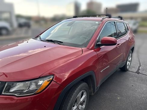 Used 2017 Jeep Compass Latitude w/ Popular Equipment Group AWD/4WD image 36