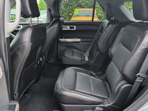 Certified 2023 Ford Explorer Limited w/ Equipment Group 301A image 11