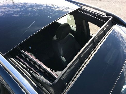 Used 2023 Mercedes-Benz GLB 35 AMG 4MATIC image 9