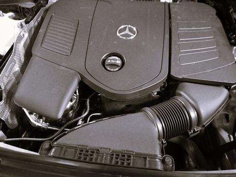 Certified 2025 Mercedes-Benz GLC 300 4MATIC image 54