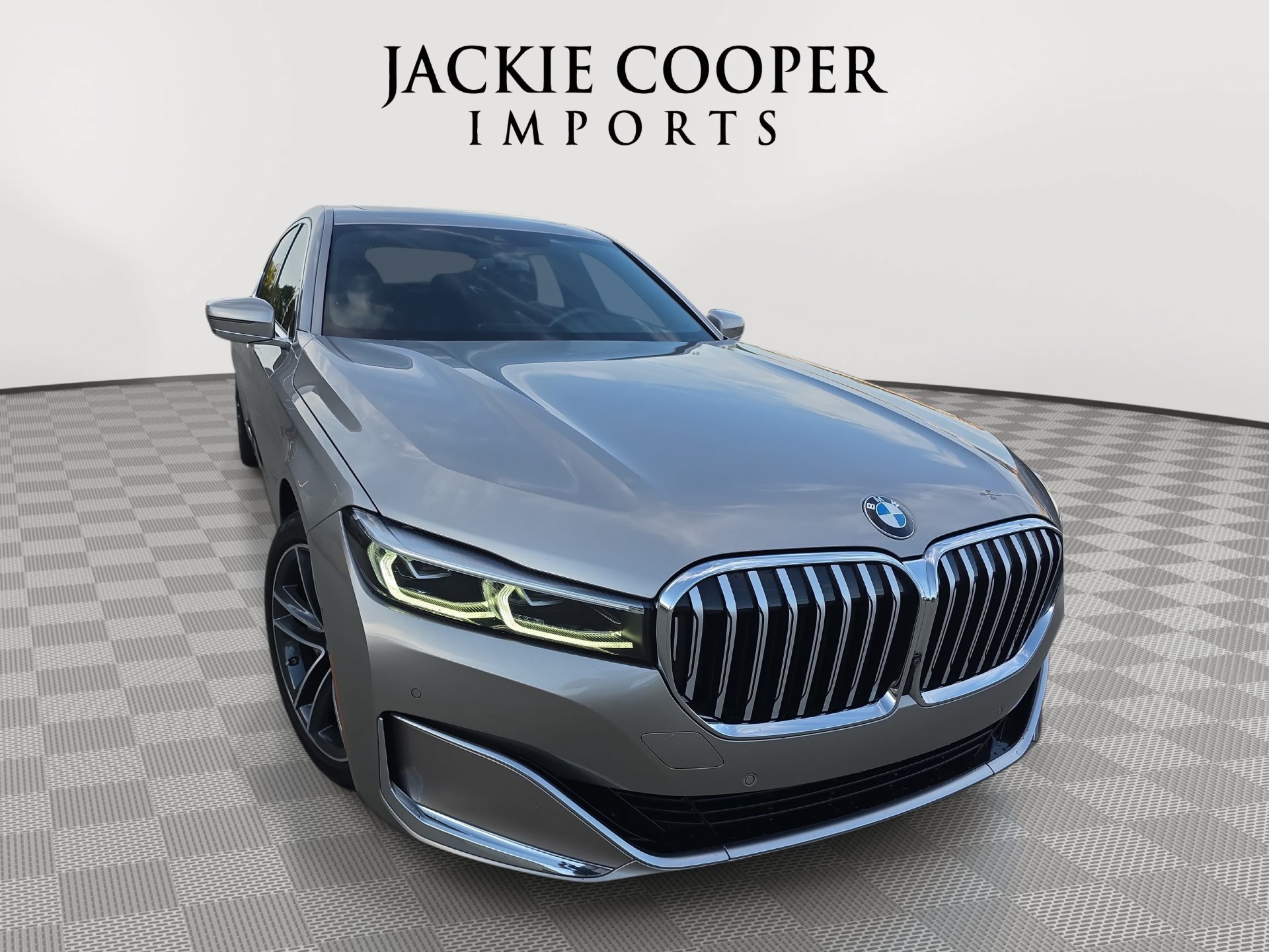 Used 2022 BMW 750i xDrive w/ Executive Package AWD/4WD image 3