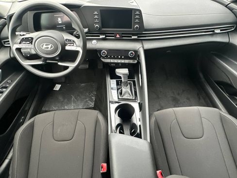 Used 2026 Hyundai Elantra Hybrid FWD image 16