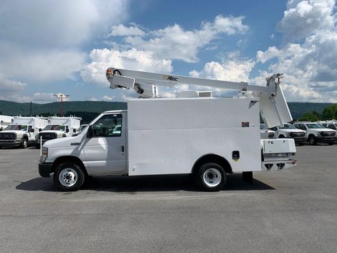 Used 2018 Ford E-350 and Econoline 350 Super Duty RWD image 5